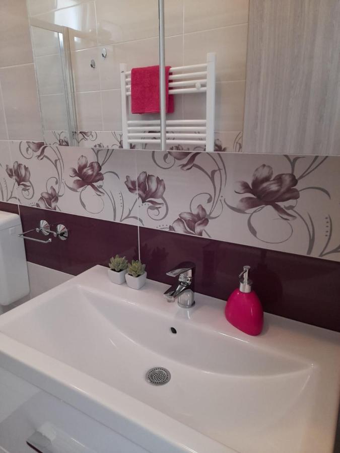 Ml Apartman Senj  Luaran gambar